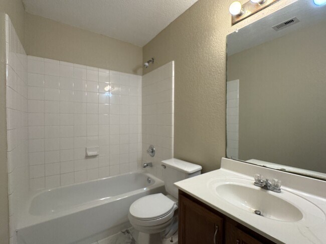 Building Photo - 861 Barrel Point