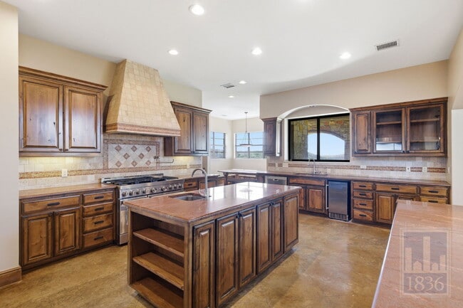 Building Photo - 8205 Asmara Ct