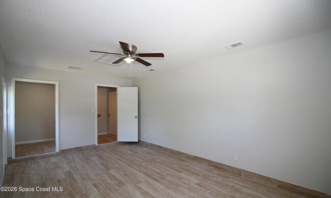 Building Photo - 75 Rivercliff Ln