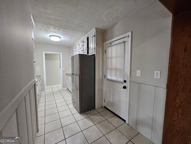 Building Photo - 2654 Plantation Dr