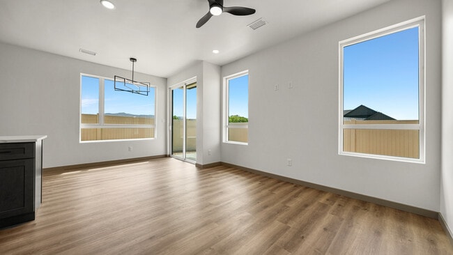 Building Photo - 353 Toms Cyn Dr