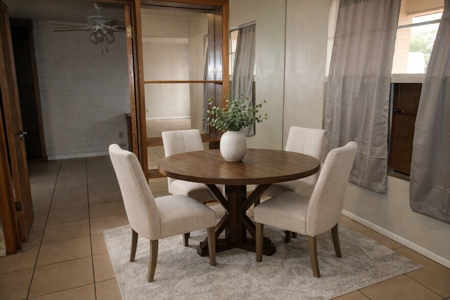 Building Photo - 735 E Granada Dr