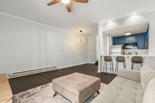 Building Photo - Remodeled One bedroom Woodstock Unit