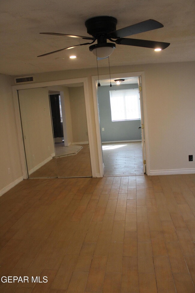 Building Photo - 11724 Jennifer Dr