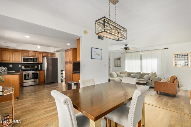 Building Photo - 8490 E Chaparral Rd