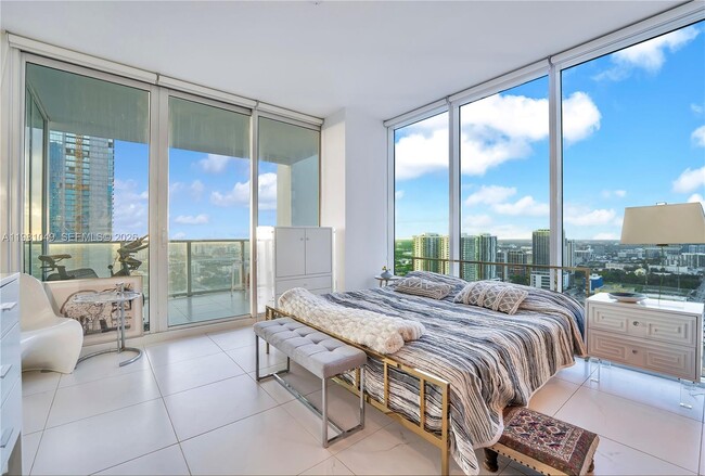 Building Photo - 1040 Biscayne Blvd