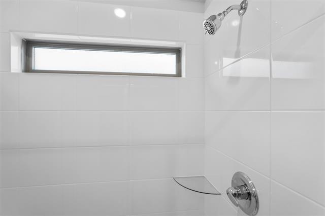 Building Photo - 350 Arcane St