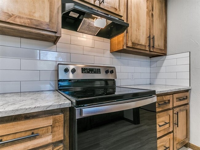 Building Photo - 2641 Osborne Dr