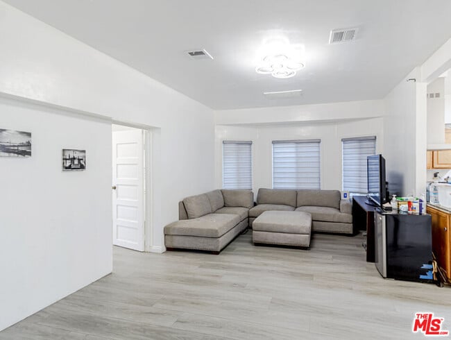 Building Photo - 1207 S Harvard Blvd