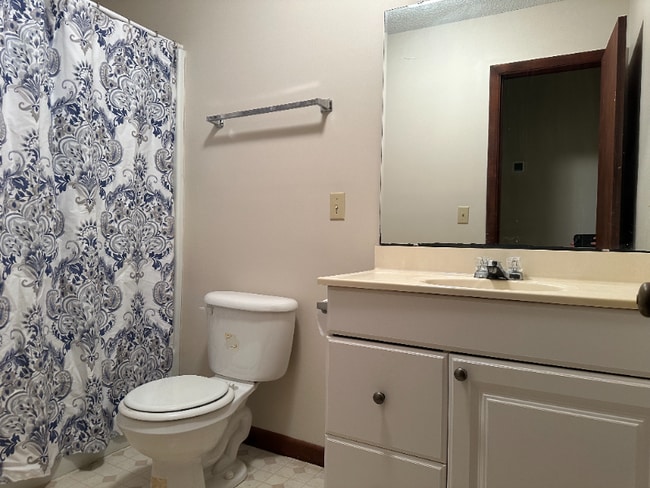 Building Photo - 104 Hudson Hills Rd