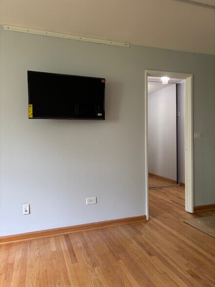 Mounted TV - 2629 N Hampden Ct