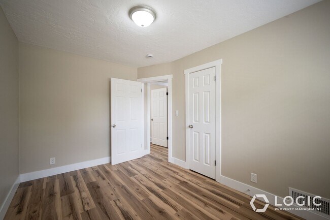Building Photo - 19 E 1300 S