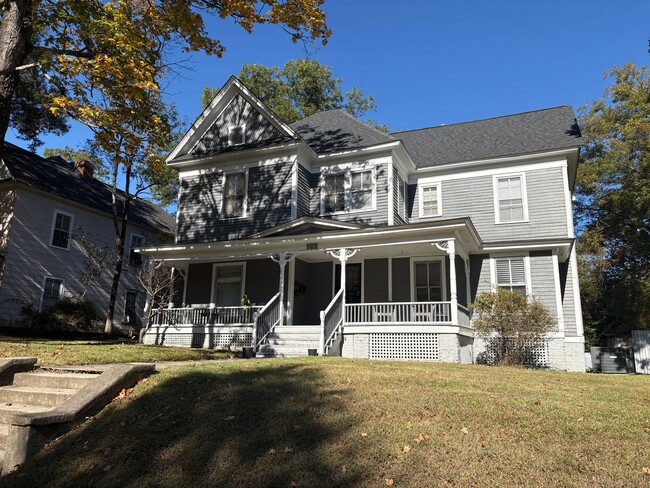 Primary Photo - 1 Bedroom, 1 Bathroom Unit in Greensboro!