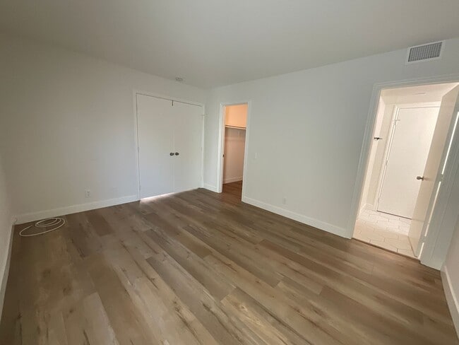 Building Photo - 4 Bedroom 3 Bath 2 Story Home With Family ...