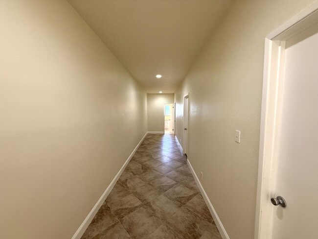 Building Photo - SPACIOUS 3BR/3BA NOVATO HOME WITH FLEXIBLE FLOORPLAN, LARGE FAMILY ROOM AND BONUS AREAS, GREAT OU...