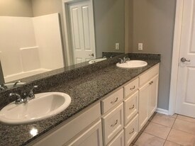Building Photo - 36034 Cheray Dr