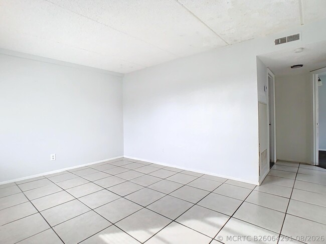 Building Photo - 694 Michigan Ct