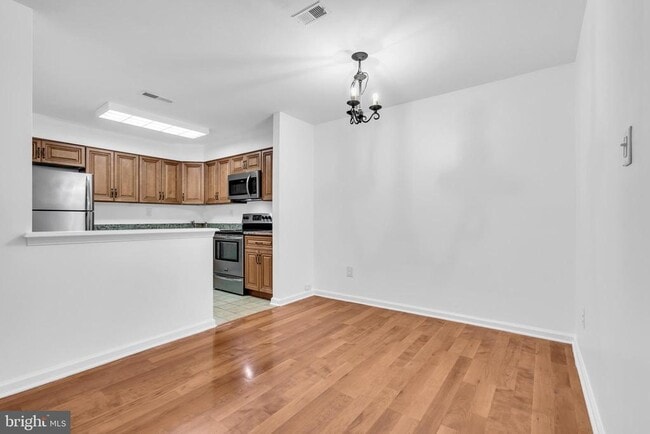 Building Photo - 135A Birchfield Ct