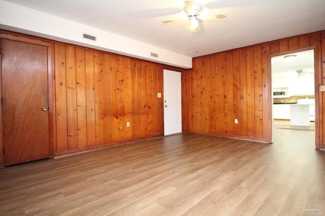 Building Photo - 3875 Arbutus Dr