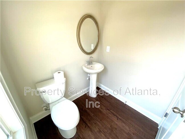 Building Photo - 912 Sweetwater Grove