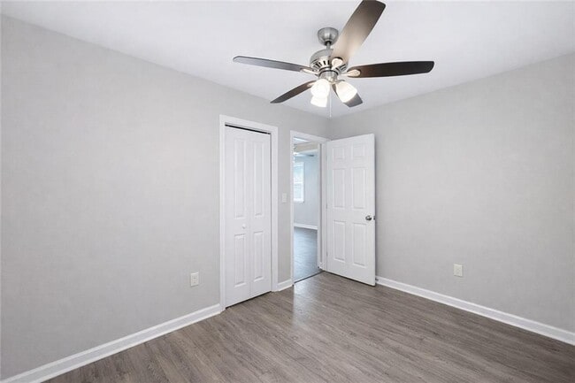 Building Photo - 2146 Brookview Dr NE