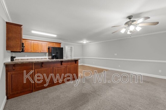 Building Photo - 2054 Reserve Ln