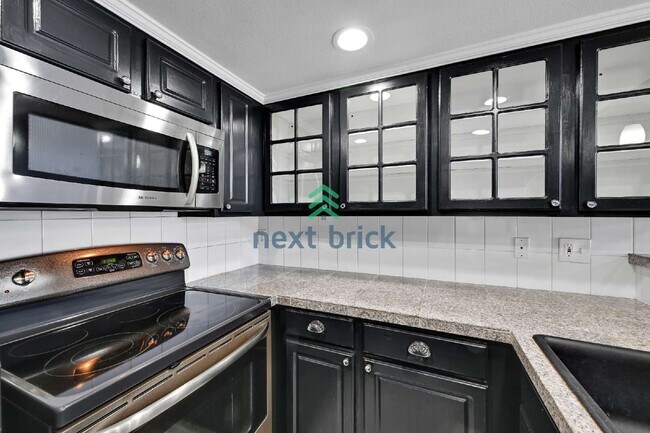 Building Photo - 3 BED & 3 BATH CONDO FOR RENT