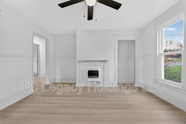 Building Photo - 1013 N 15th St