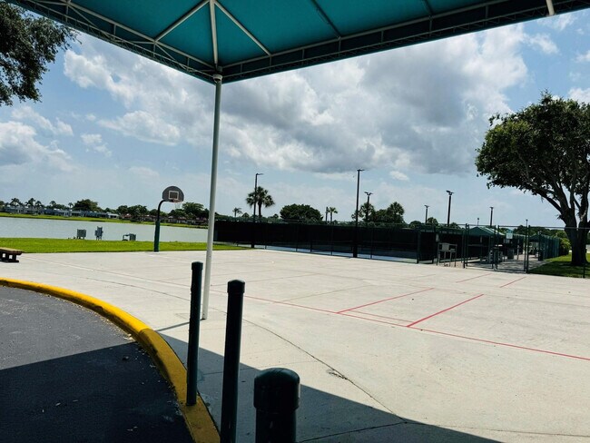 Building Photo - 364 Flanders Dr