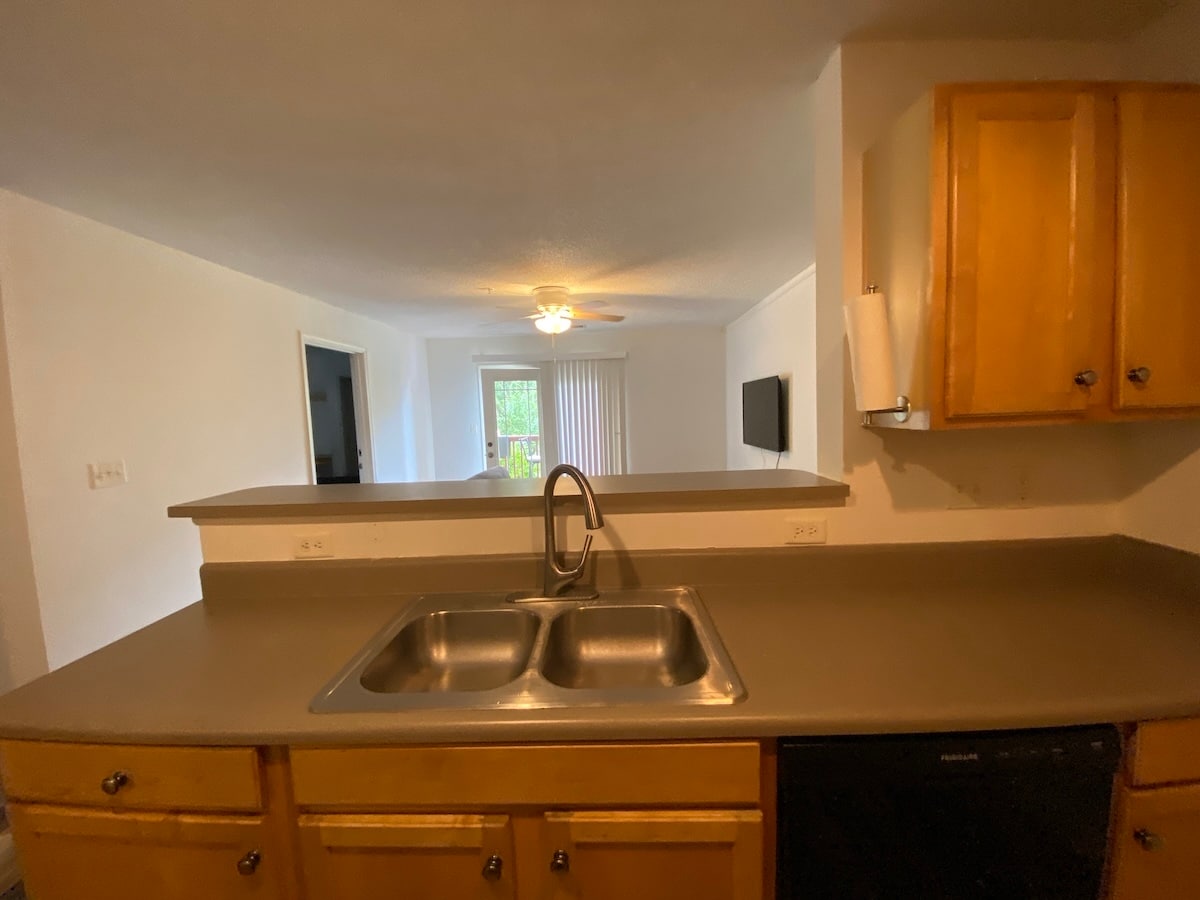 Kitchen - 1311 Harts Ridge Dr