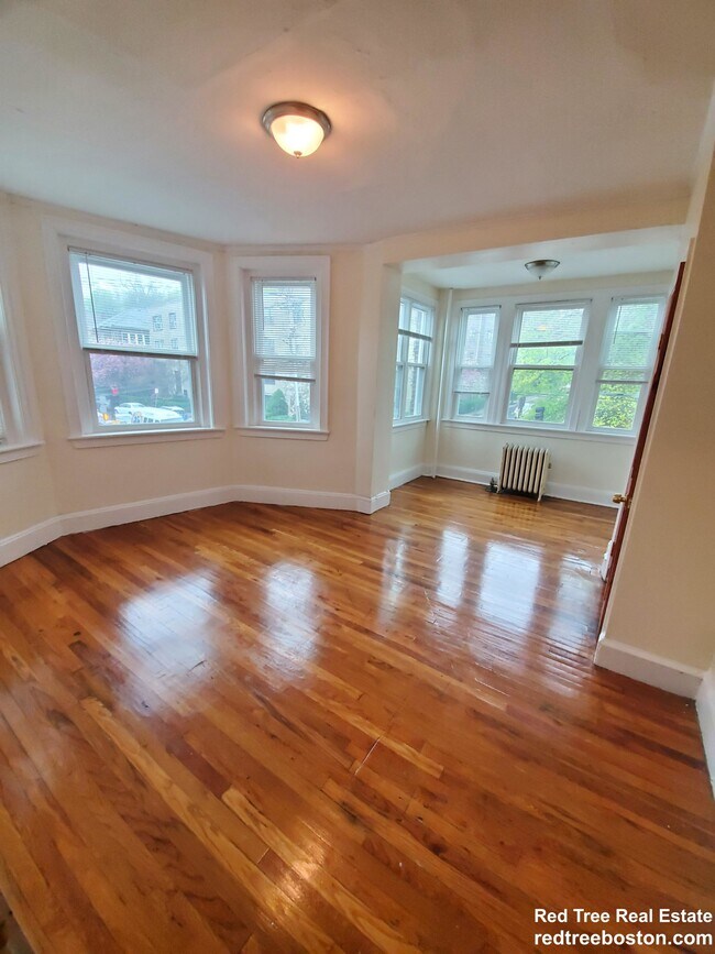 Building Photo - 248 Kelton St