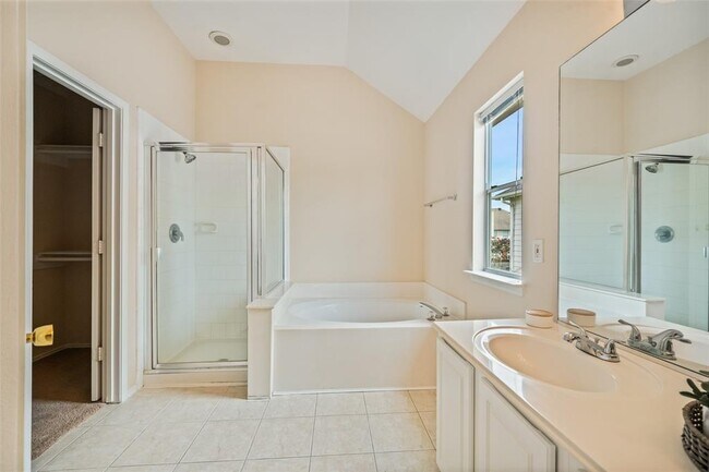 Building Photo - 11019 Avery Trace Ct