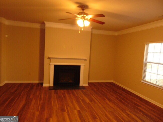 Building Photo - 1320 Napa Valley Dr SW