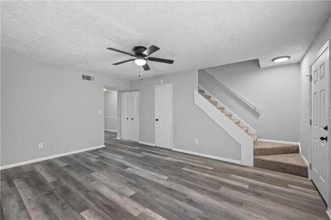 Building Photo - 2897 Spruce Cir
