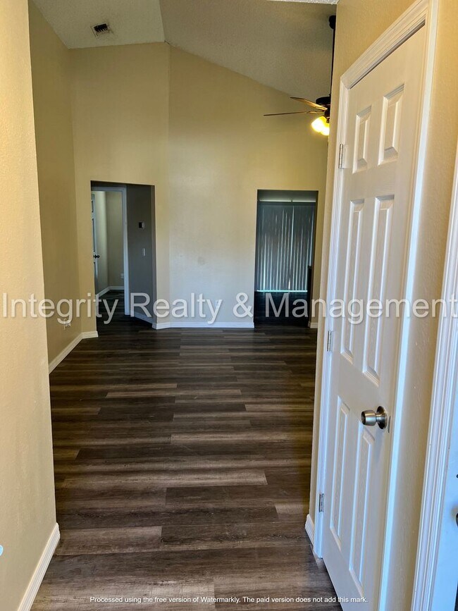 Building Photo - Charming cottage feel 3-bedroom, 2-bathroom house