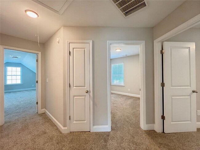 Building Photo - 5332 Lawson Lake Dr