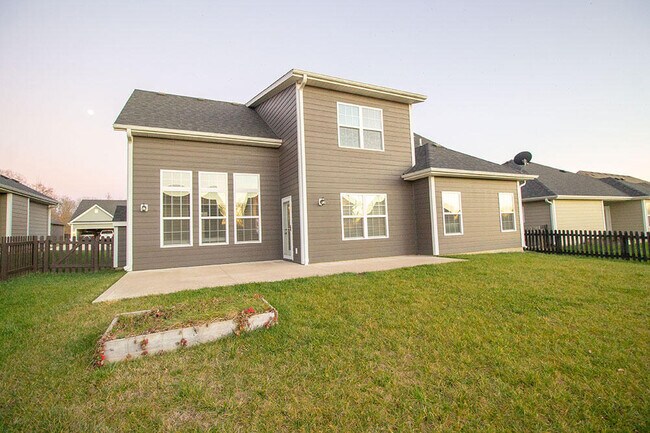 Building Photo - 7407 Pemberton Dr