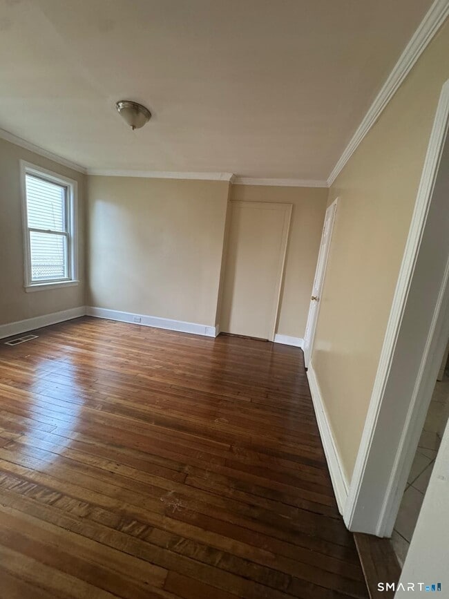 Building Photo - 49 Dover St