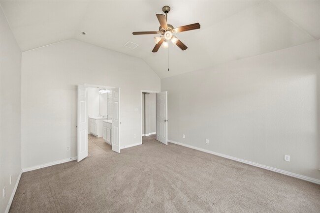 Building Photo - 28210 Chalet Park Dr