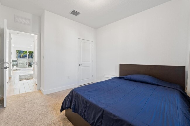 Building Photo - 210 SW 170th Ave