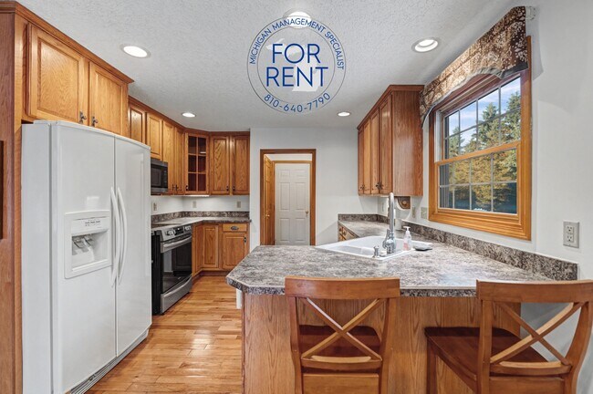 Building Photo - 3175 Rotterdam Dr