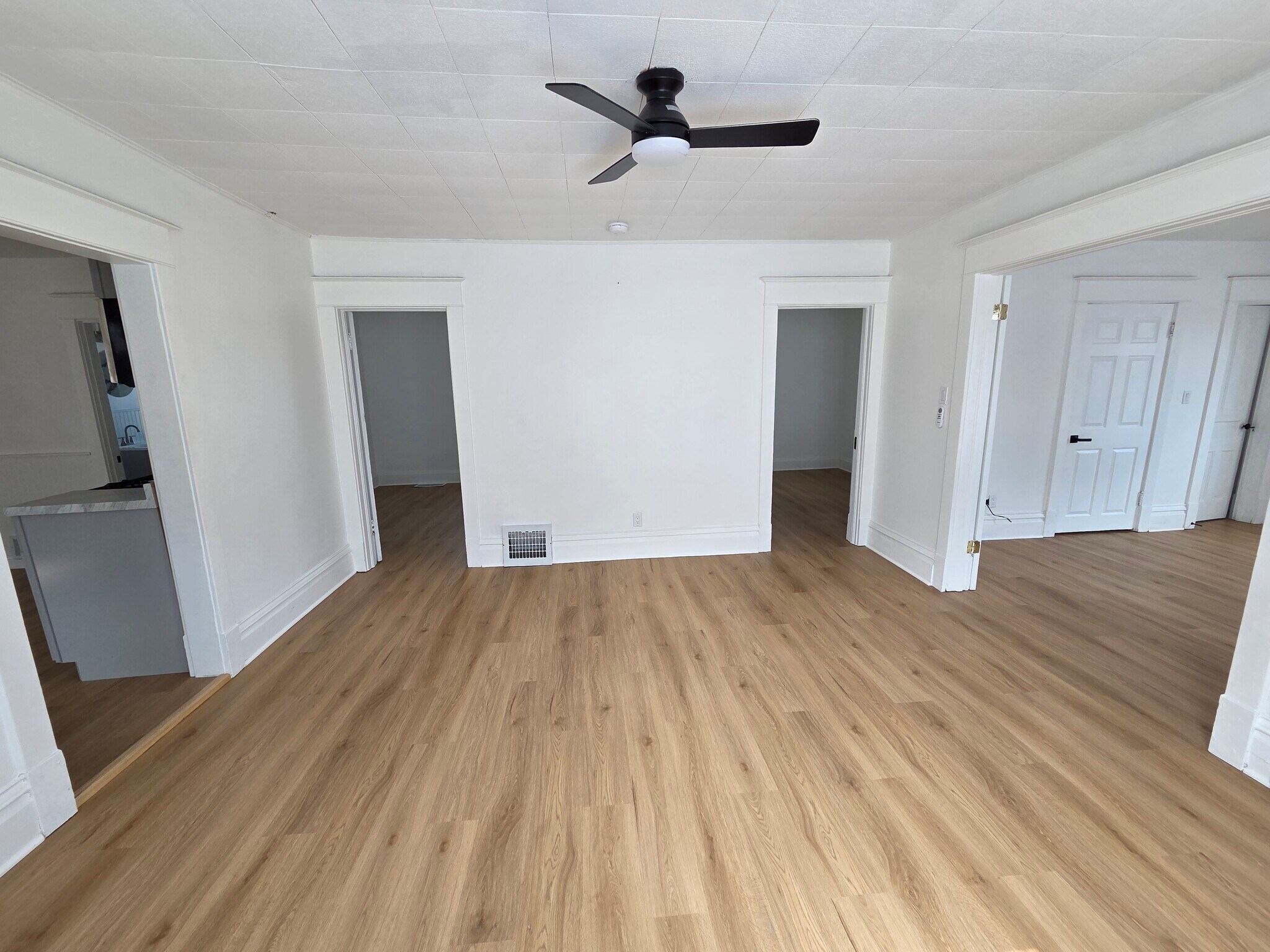 Living room view 2 - 5706 22nd Ave