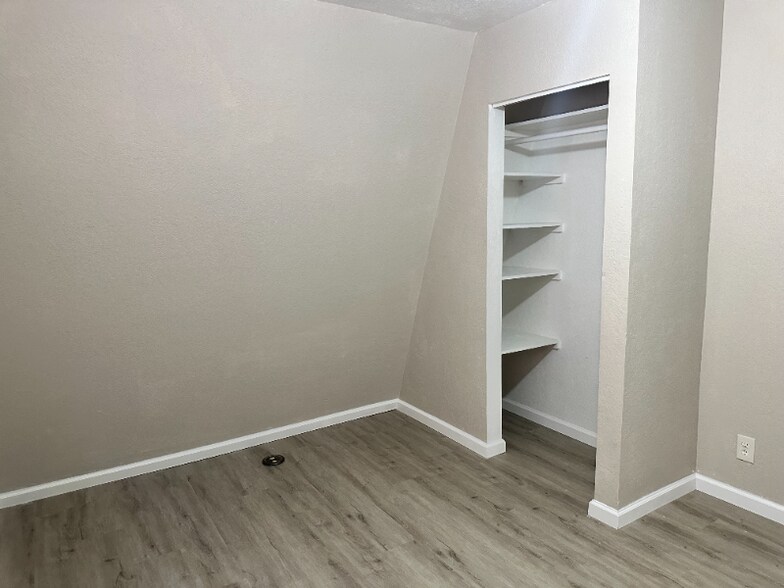 Building Photo - 3380 Timber Dr