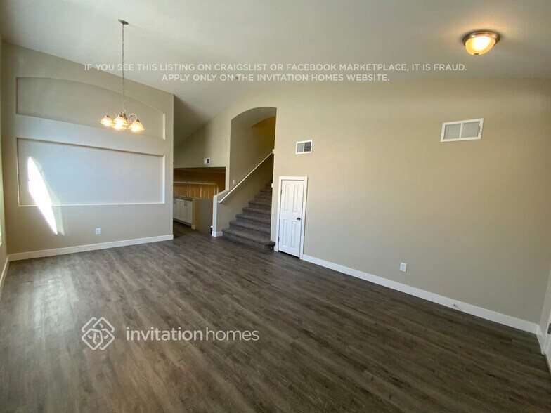 Building Photo - 9531 Observer St