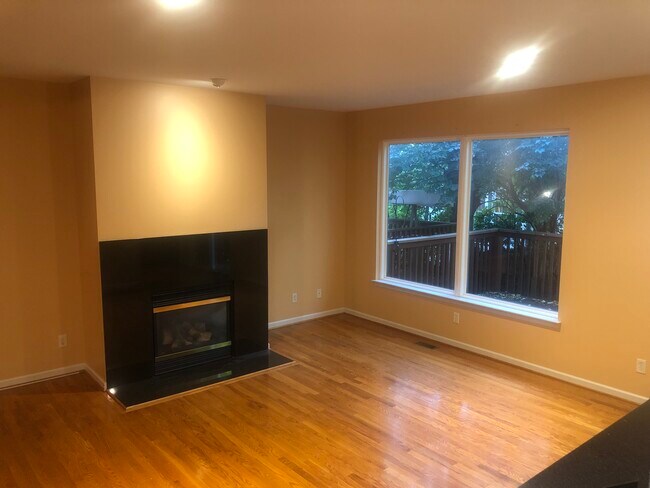Living room with gas fireplace - 2109 Dogtown Walk