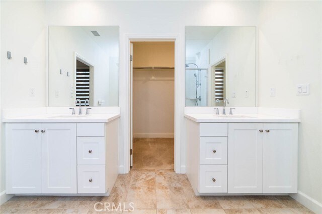 Building Photo - 52 Henson