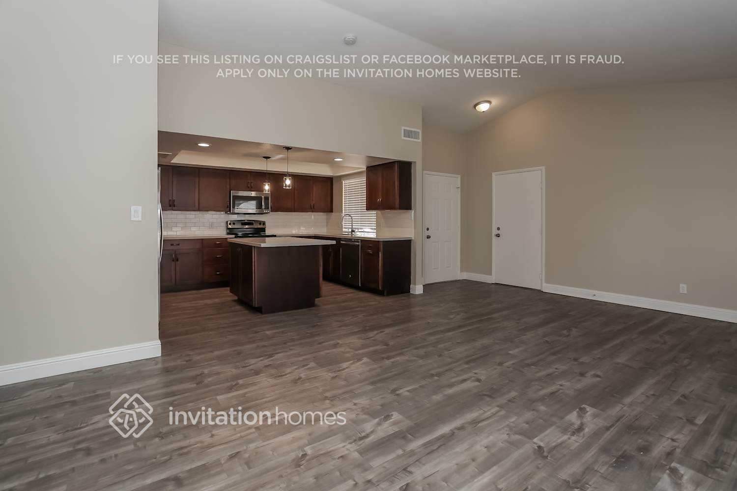 Building Photo - 8428 Mulcahy Ave