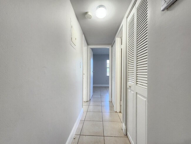 Building Photo - 4304 NW 9th Ave