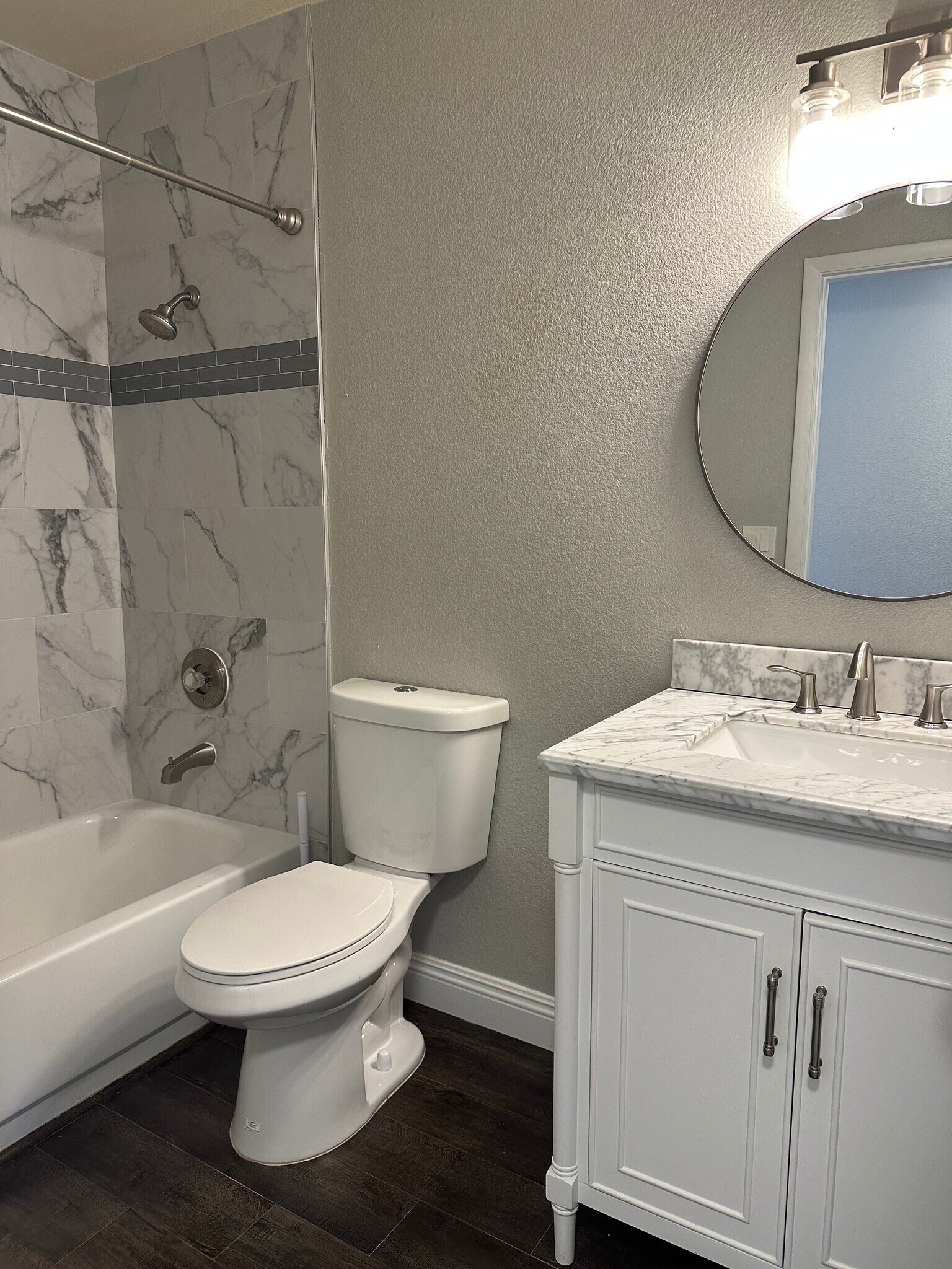 Second floor hallway bathroom. - 3320 Haven Beach Way