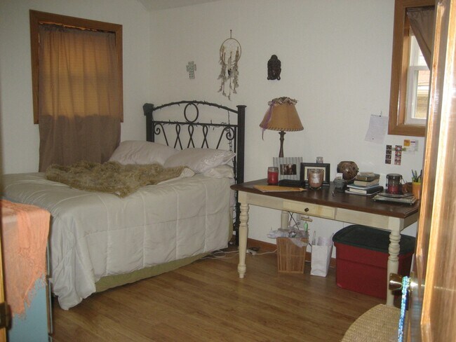 Building Photo - 3246 N Downer Ave